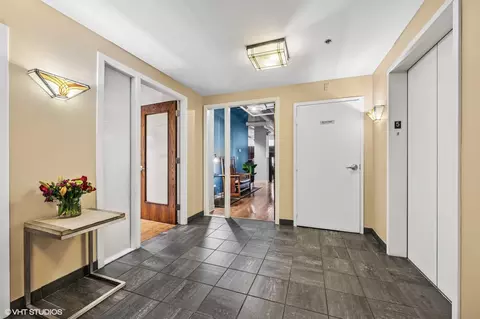 Entry Way - 6 E Monroe St #500, Chicago, IL 60603 photo 2 of 3