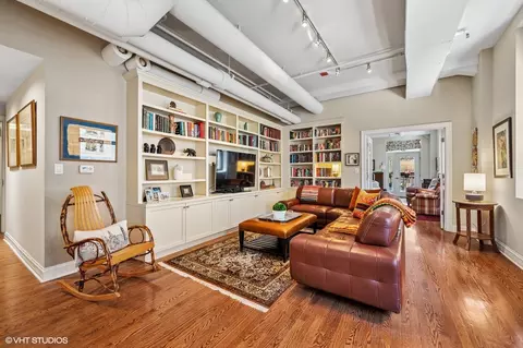 Living - 6 E Monroe St #500, Chicago, IL 60603 photo 2 of 2