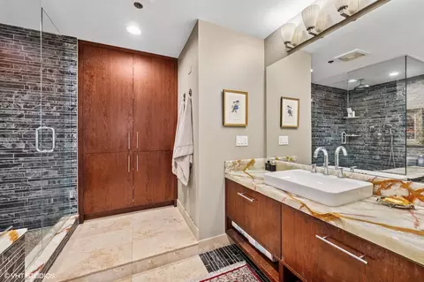 Bath - 6 E Monroe St #500, Chicago, IL 60603 photo 1 of 3