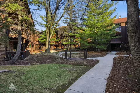 9609 Austin Ave #W3, Oak Lawn, IL 60453