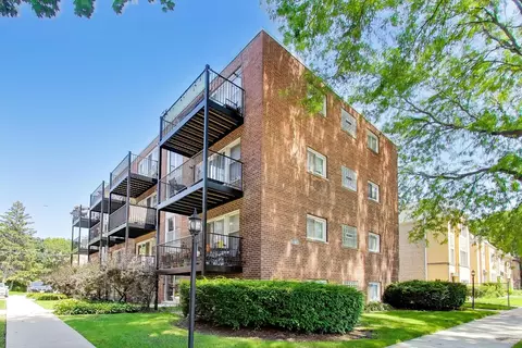 2622 W Catalpa Ave #8, Chicago, IL 60625
