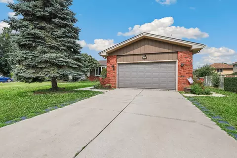 17042 Lockwood Ave, Oak Forest, IL 60452