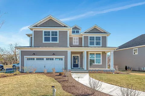 3165 Moorehead Dr, Aurora, IL 60502