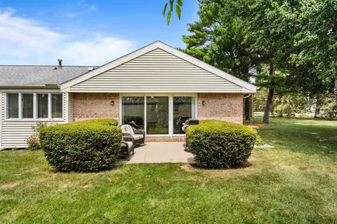 Exterior - 4 Fields E #0, Champaign, IL 61822 photo 4 of 6
