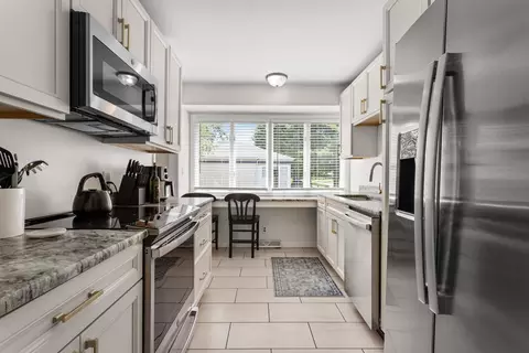 Kitchen - 4 Fields E #0, Champaign, IL 61822 photo 1 of 5