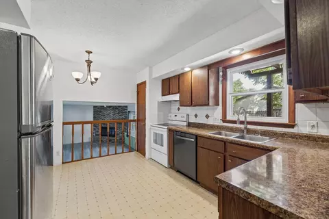 Kitchen - 2006 Clover Ct E, Champaign, IL 61821 photo 2 of 6