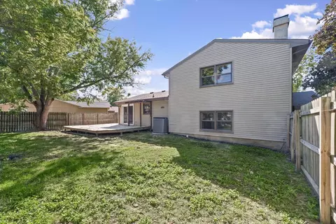 Exterior - 2006 Clover Ct E, Champaign, IL 61821 photo 8 of 12