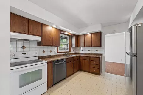 Kitchen - 2006 Clover Ct E, Champaign, IL 61821 photo 1 of 6