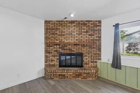 Living - 2006 Clover Ct E, Champaign, IL 61821 photo 6 of 9