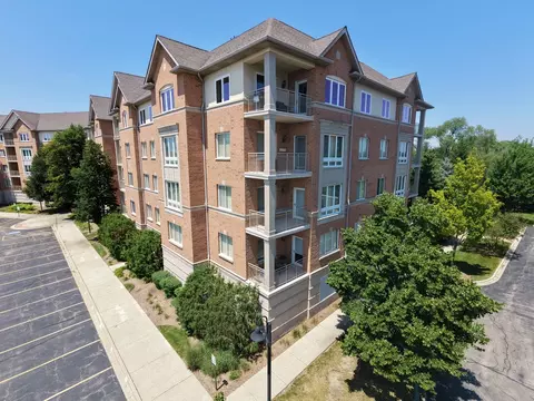 125 N Buffalo Grove Rd #213, Buffalo Grove, IL 60089