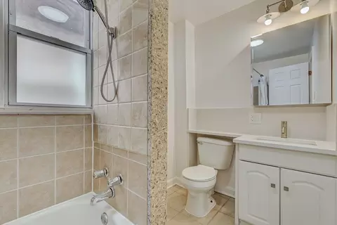 Bath - 306 E 118th St, Chicago, IL 60628 photo 1 of 1