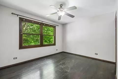 Bedroom - 89 Foxcroft Rd, Naperville, IL 60565 photo 6 of 8