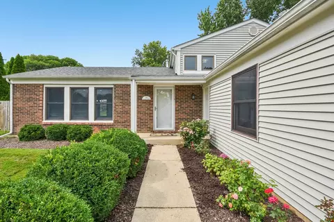 Other - 89 Foxcroft Rd, Naperville, IL 60565 photo 1 of 9