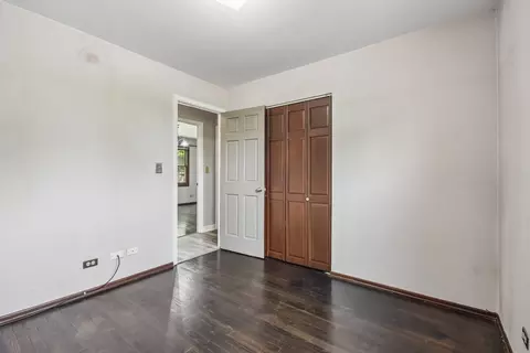 Bedroom - 89 Foxcroft Rd, Naperville, IL 60565 photo 5 of 8