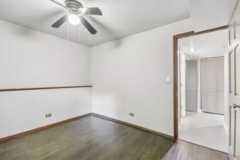 Bedroom - 89 Foxcroft Rd, Naperville, IL 60565 photo 2 of 8
