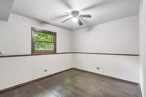 Bedroom - 89 Foxcroft Rd, Naperville, IL 60565 photo 1 of 8