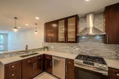 Kitchen - 934 E 55th St, Chicago, IL 60615 photo 2 of 4