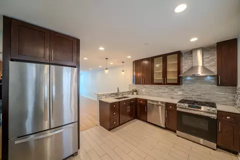 Kitchen - 934 E 55th St, Chicago, IL 60615 photo 3 of 4