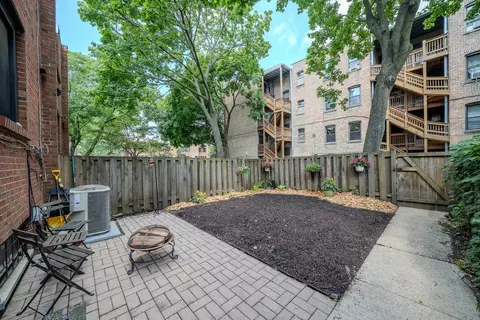 Exterior - 934 E 55th St, Chicago, IL 60615 photo 2 of 4