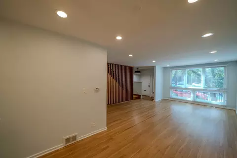 Living - 934 E 55th St, Chicago, IL 60615 photo 3 of 3