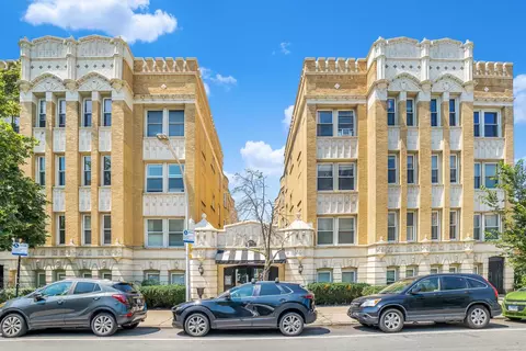 4240 N Clarendon Ave #307N, Chicago, IL 60613