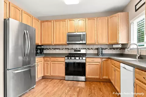 Kitchen - 4707 Joyce Ln, Mchenry, IL 60050 photo 3 of 4