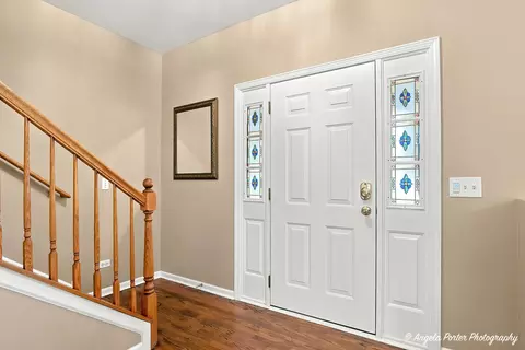 Entry Way - 4707 Joyce Ln, Mchenry, IL 60050 photo 1 of 2