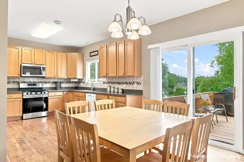 Kitchen - 4707 Joyce Ln, Mchenry, IL 60050 photo 2 of 4