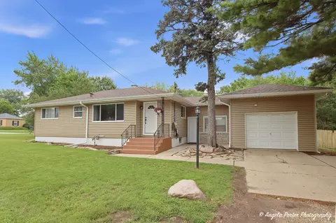 2023 Elim Ave, Zion, IL 60099