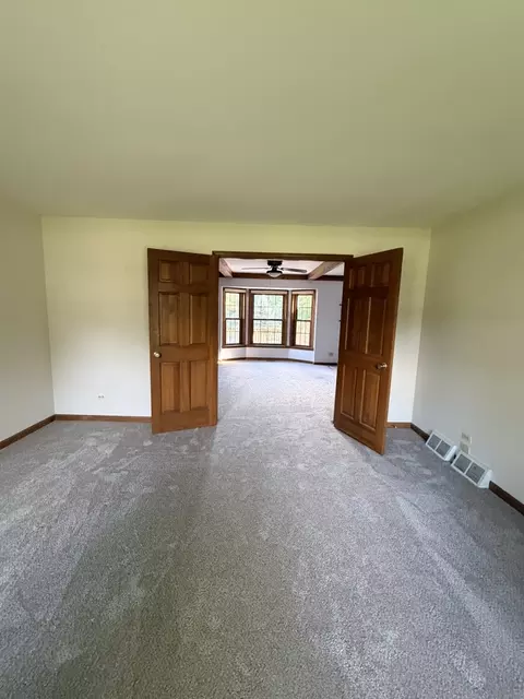 Living - 1335 Gaslight Dr, Algonquin, IL 60102 photo 2 of 3