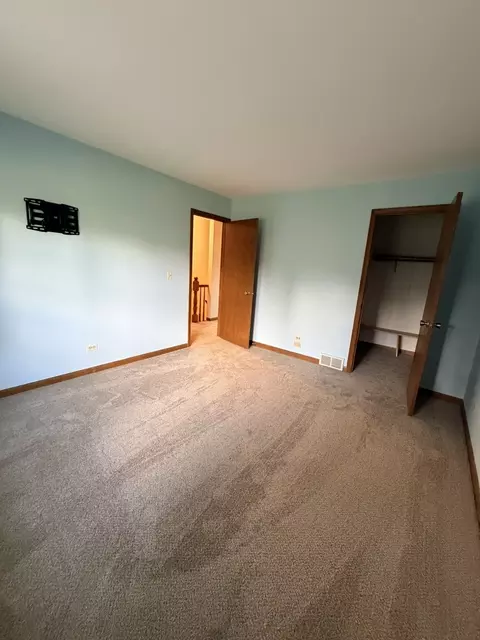 Bedroom - 1335 Gaslight Dr, Algonquin, IL 60102 photo 2 of 4