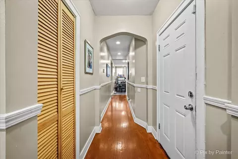 Entry Way - 7227 S Rhodes Ave, Chicago, IL 60619 photo 1 of 2
