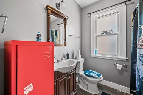 Bath - 7227 S Rhodes Ave, Chicago, IL 60619 photo 1 of 2