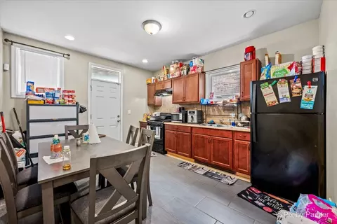 Kitchen - 7227 S Rhodes Ave, Chicago, IL 60619 photo 1 of 4
