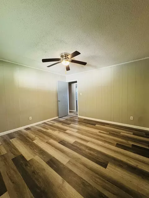 Bedroom - 404 W 9th St, Christopher, IL 62822 photo 5 of 6