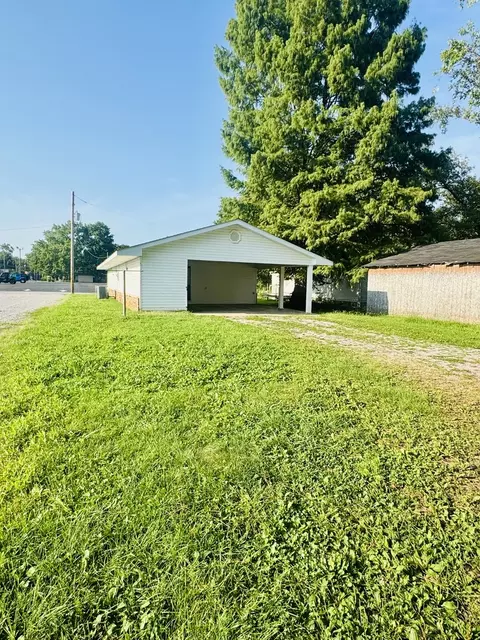 Other - 404 W 9th St, Christopher, IL 62822 photo 2 of 7