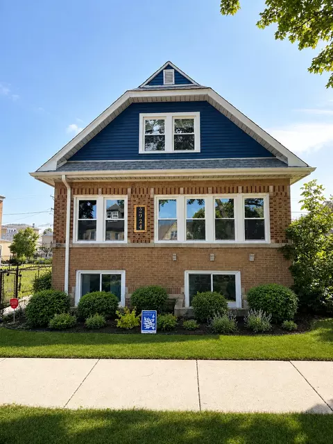 2924 N 75th Ct, Elmwood Park, IL 60707