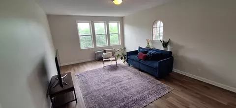Living - 815 E 53rd St #3, Chicago, IL 60615 photo 1 of 2