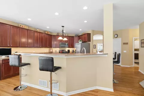 Kitchen - 12237 Winterberry Ln, Plainfield, IL 60585 photo 2 of 3