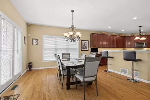 Dining - 12237 Winterberry Ln, Plainfield, IL 60585 photo 1 of 2