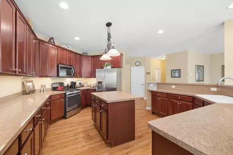 Kitchen - 12237 Winterberry Ln, Plainfield, IL 60585 photo 3 of 3