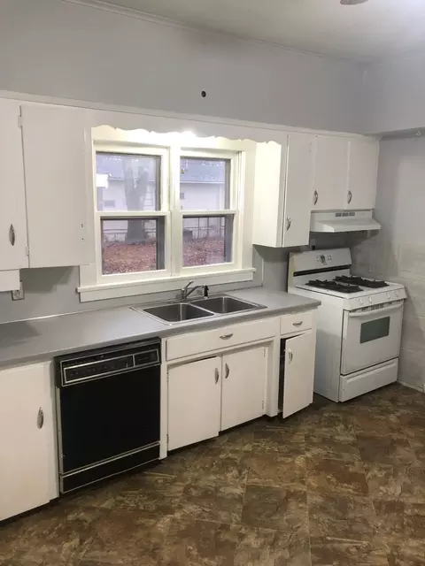 Kitchen - 708 E 11th St, Centralia, IL 62801 photo 2 of 4