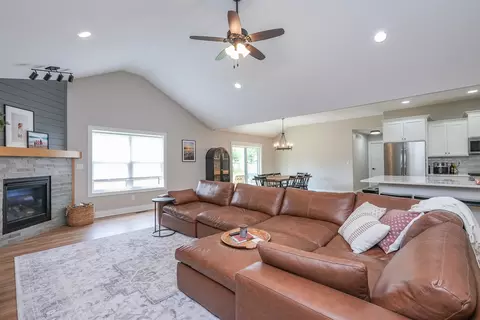 Other - 3172 Sun Valley Dr, Kankakee, IL 60901 photo 5 of 12