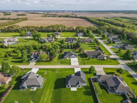 View/Area - 3172 Sun Valley Dr, Kankakee, IL 60901 photo 2 of 10