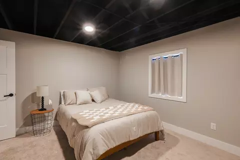 Bedroom - 3172 Sun Valley Dr, Kankakee, IL 60901 photo 4 of 4