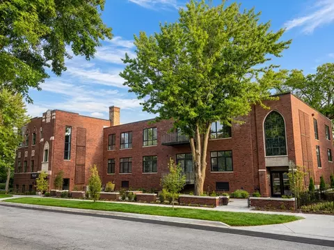 125 S Vine St #1, Hinsdale, IL 60521