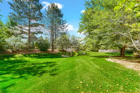 Exterior - 1421 Richmond Ln, Algonquin, IL 60102 photo 3 of 5