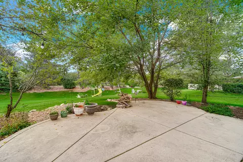 Exterior - 1421 Richmond Ln, Algonquin, IL 60102 photo 2 of 5