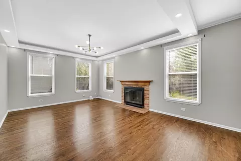 Living - 1421 Richmond Ln, Algonquin, IL 60102 photo 1 of 4