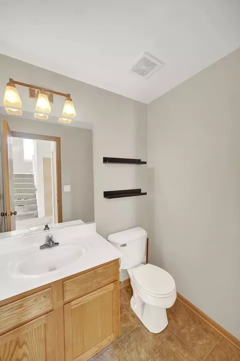 Bath - 1402 Fabiola Ct, Minooka, IL 60447 photo 3 of 3